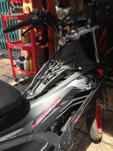 Baga giữa xe sonic màu đen