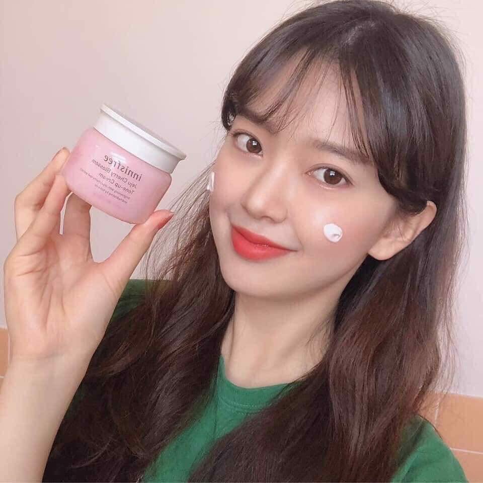 Kem dưỡng trắng Innisfree Cherry Blossom