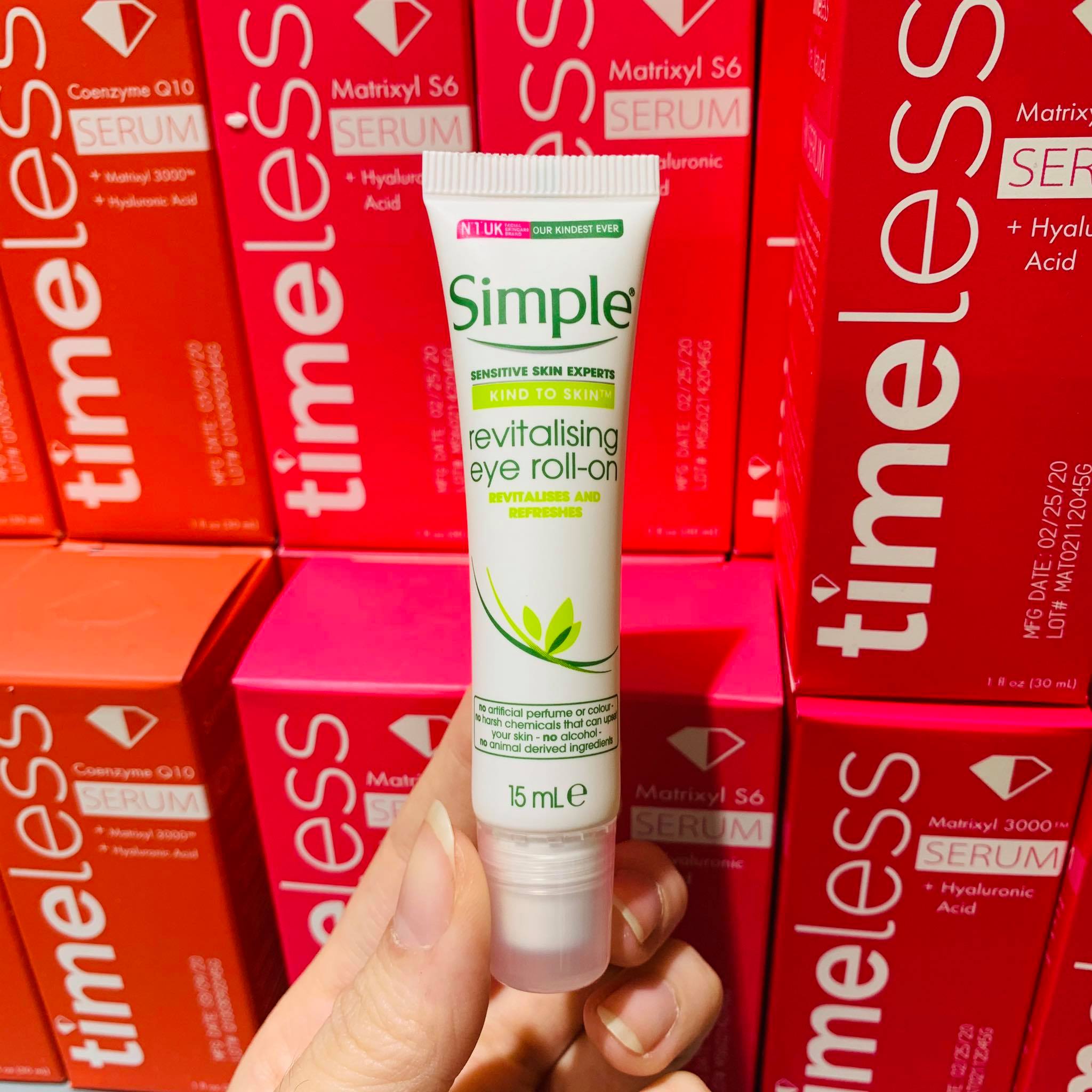 Lăn Mắt Simple Revitalizing Eye Roll-on ( 15mL )