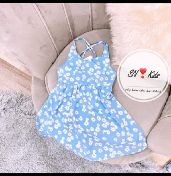 Váy hoa cúc họa mi đan dây lưng cho bé gái