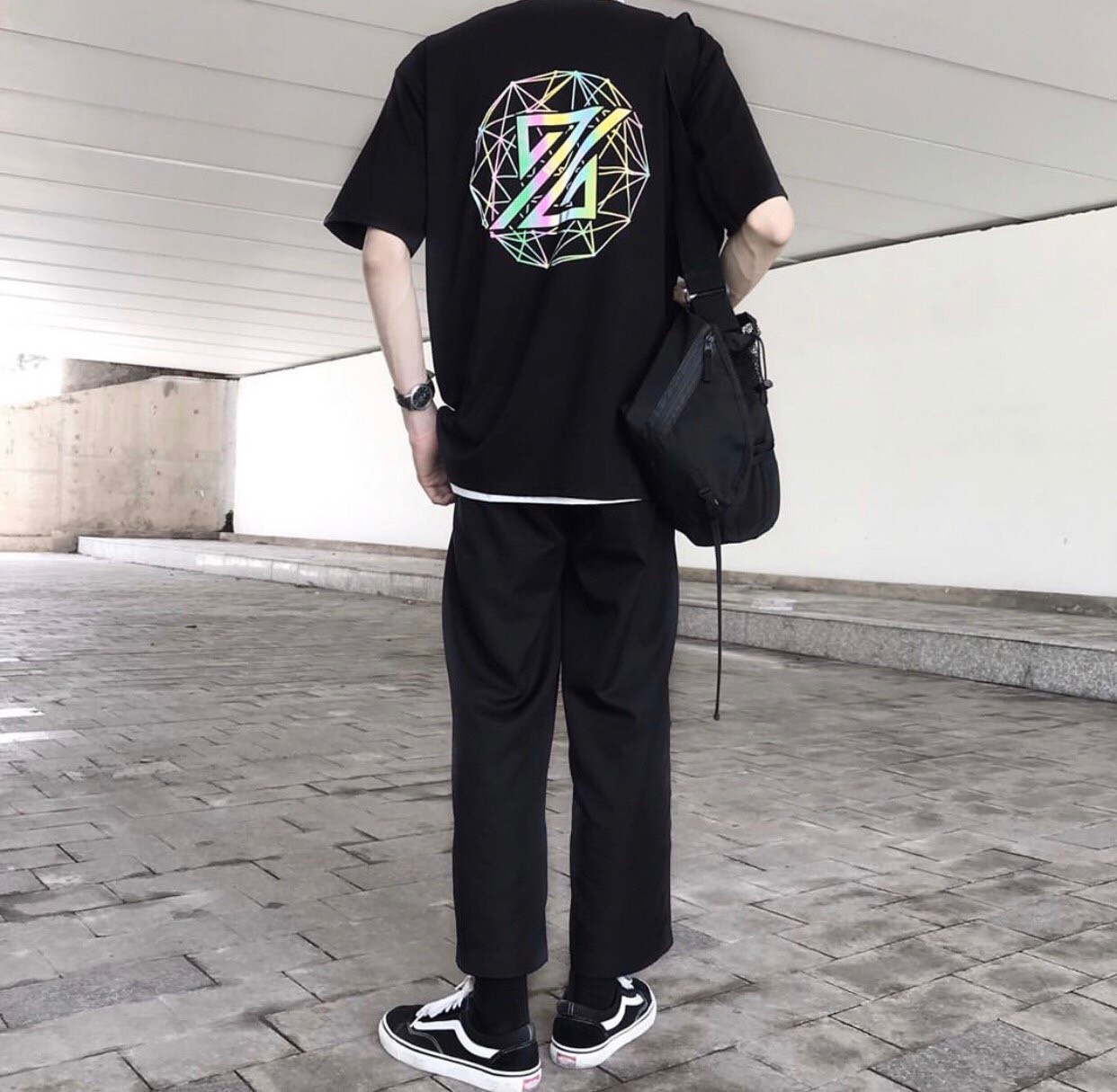 [HCM]Áo Thun STAND OUT HOA HỒNG Unisex In 3D From Rộng Nam Nữ Hot Trend Độc Lạ Blackwhite1