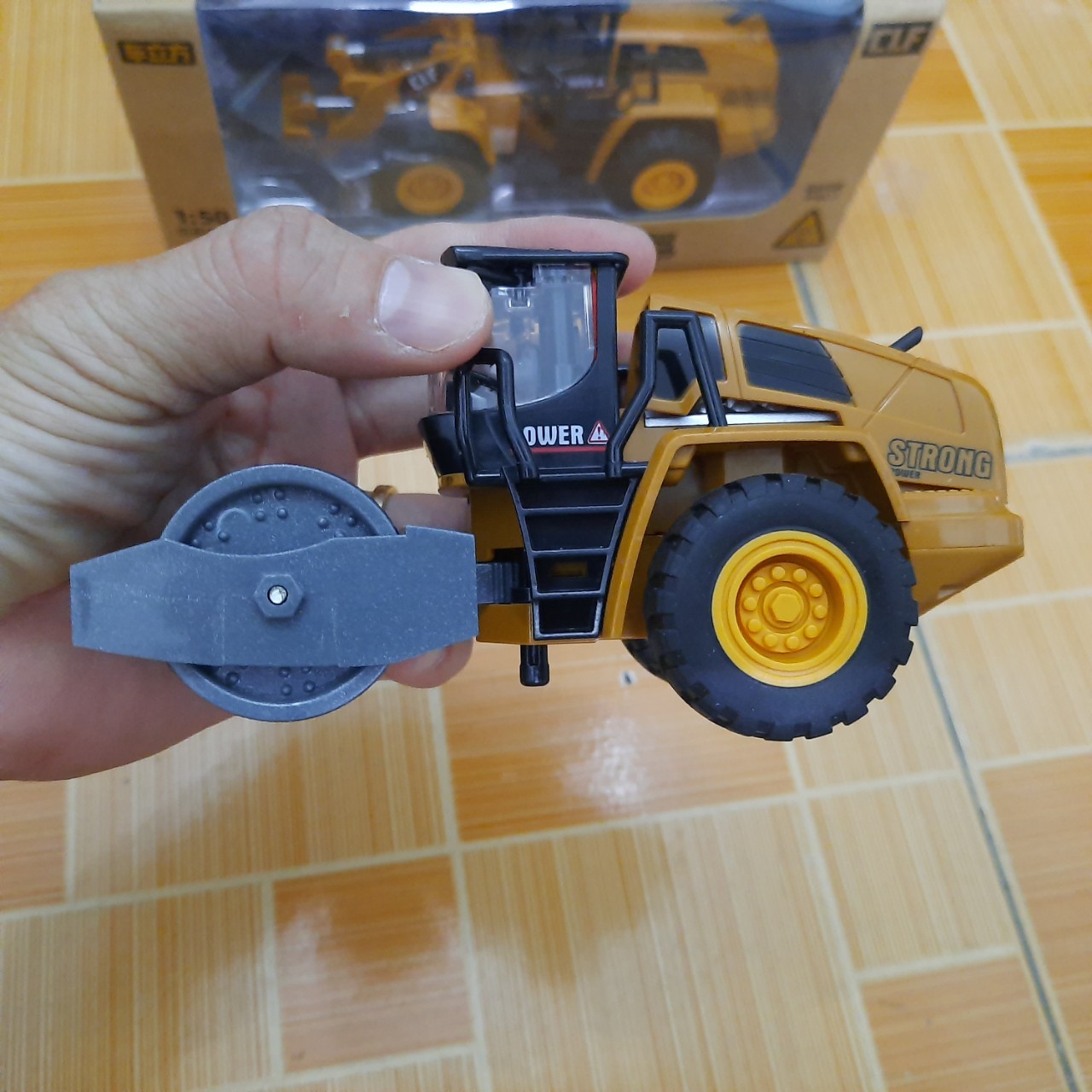 Xe lu đất đồ chơi trẻ em bằng sắt mô hình tỉ lệ 1:50