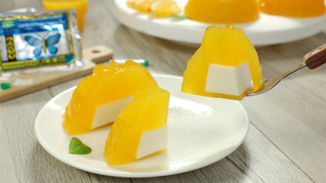 2 GÓI BỘT THƠM VANI HIỆU CON BƯỚM (10 ống/gói)