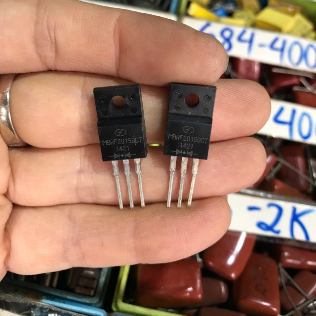 HOT-Đi ốt đối đầu 3 chân MBRF2015CT 20A 1500v