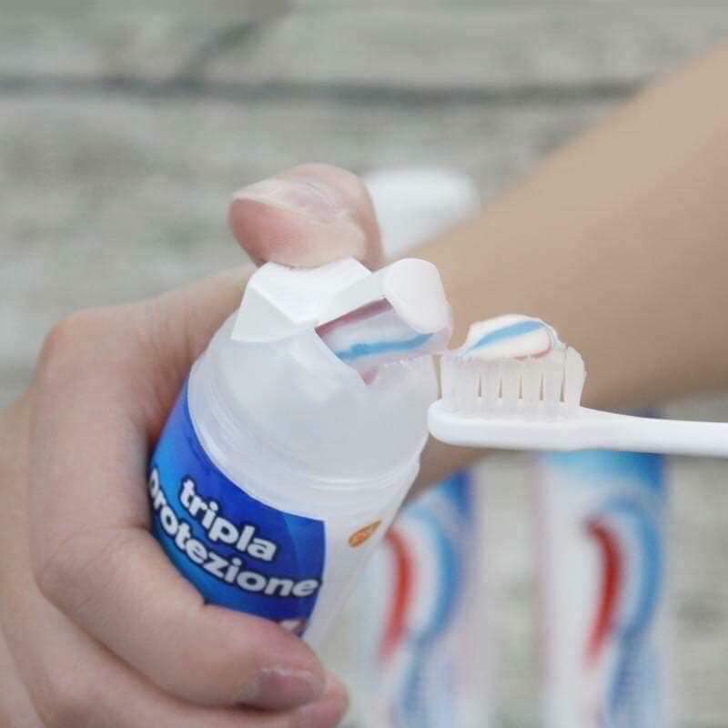 Kem đánh răng Aquafresh ống - UK