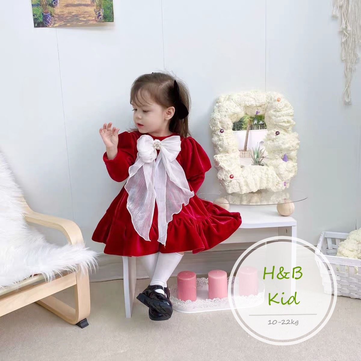 Váy nhung đỏ nơ voan trắng