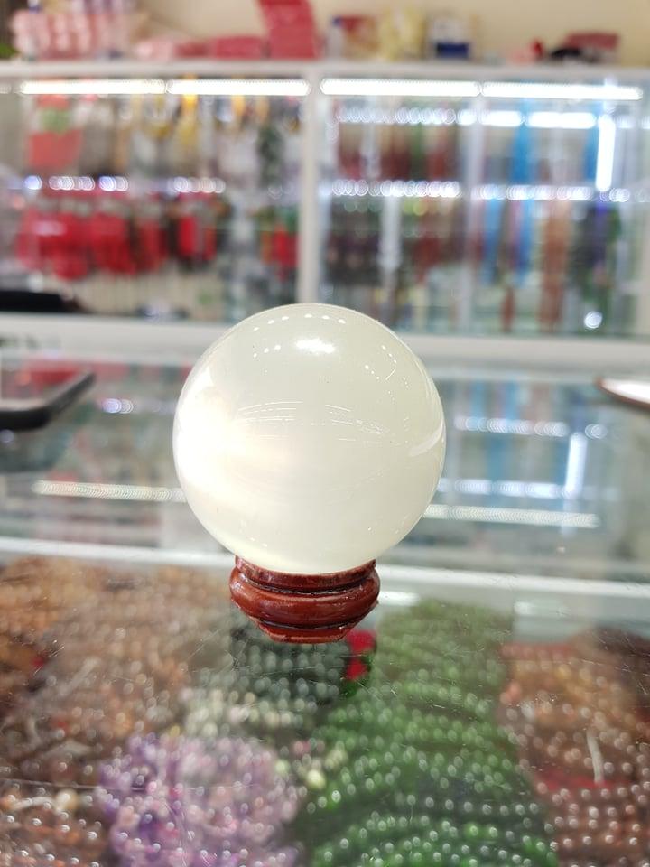Cầu Đá Mắt Mèo Màu Trắng Size 5Cm Để Bàn Làm Việc