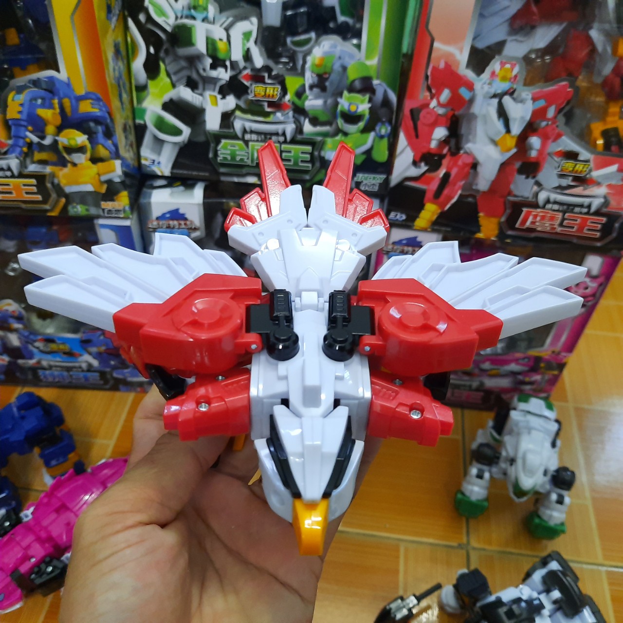 Đồ chơi mô hình miniforce mùa 4 Robot Chiến binh thú Đại bàng Hawk mini