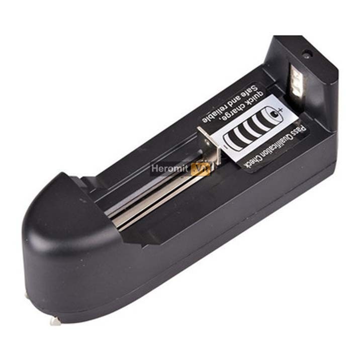Sạc pin đa năng , sạc pin thông minh 220V