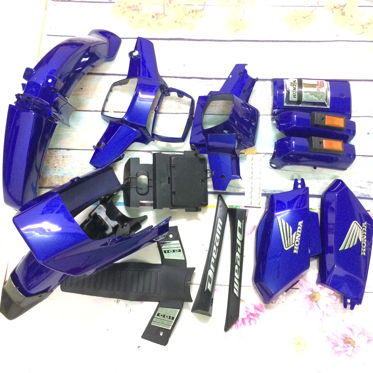 Bộ vỏ nhựa - Dàn áo xe Dream ll - dream Thái - dream Việt màu XANH GP-Nhựa trắng cao cấp