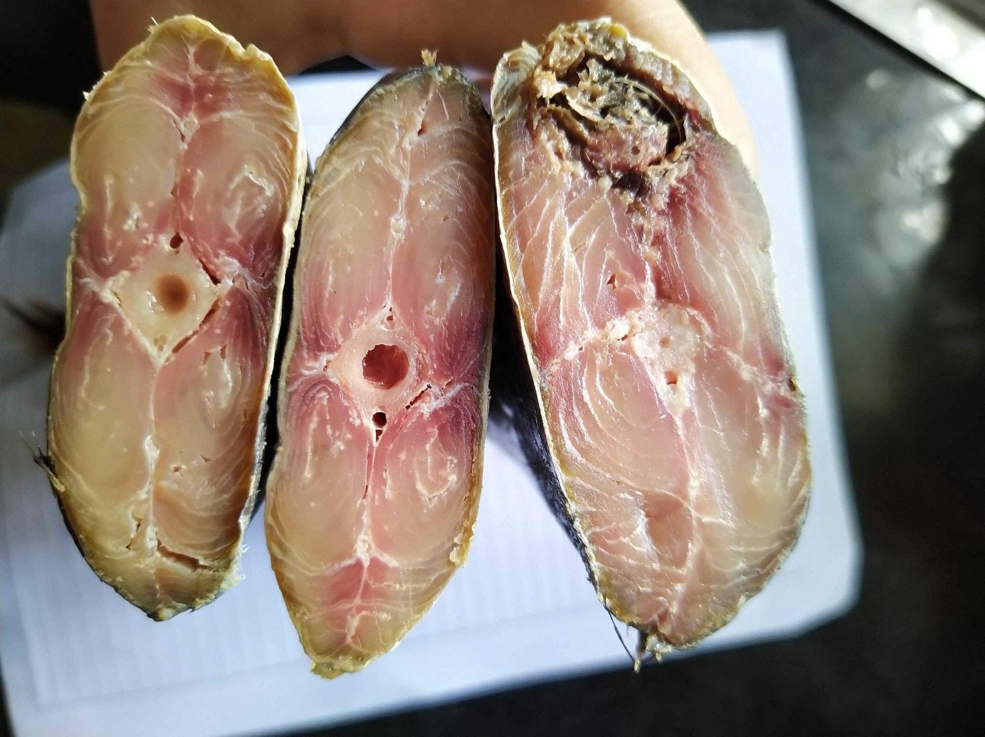 con 2kg cá thu thơm muối dùi (đã bỏ đầu)