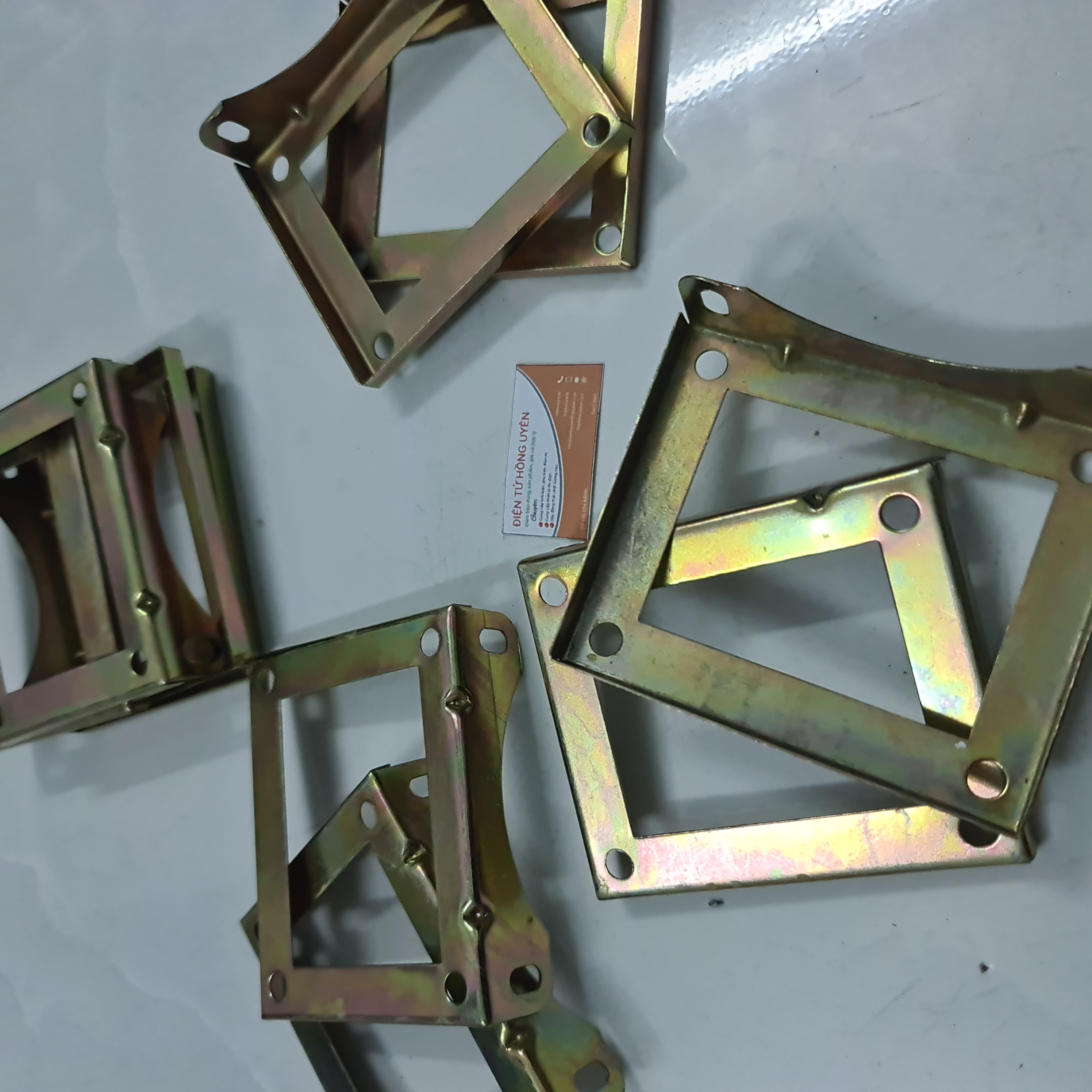Bát gông phe 28 (10 cái). Bát sắt để gông biến áp chắc chắn