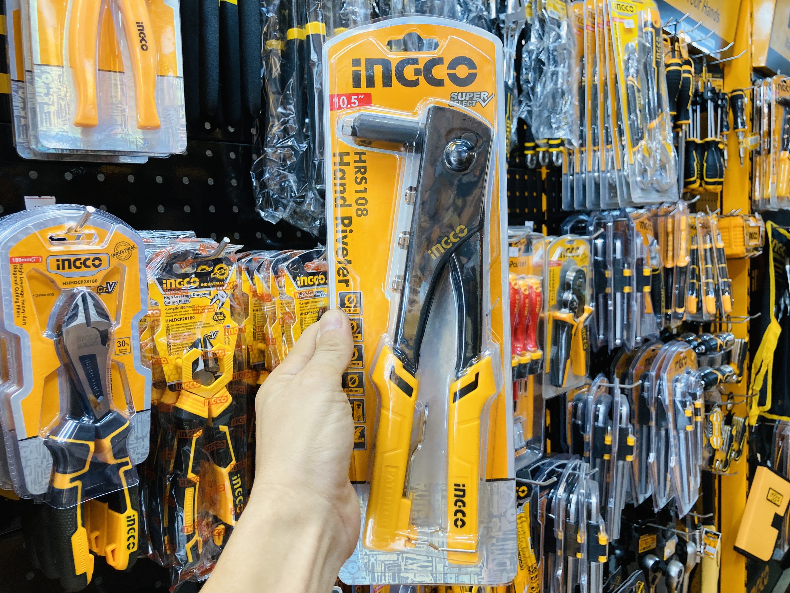 Kìm rút đinh rivet INGCO HRS108