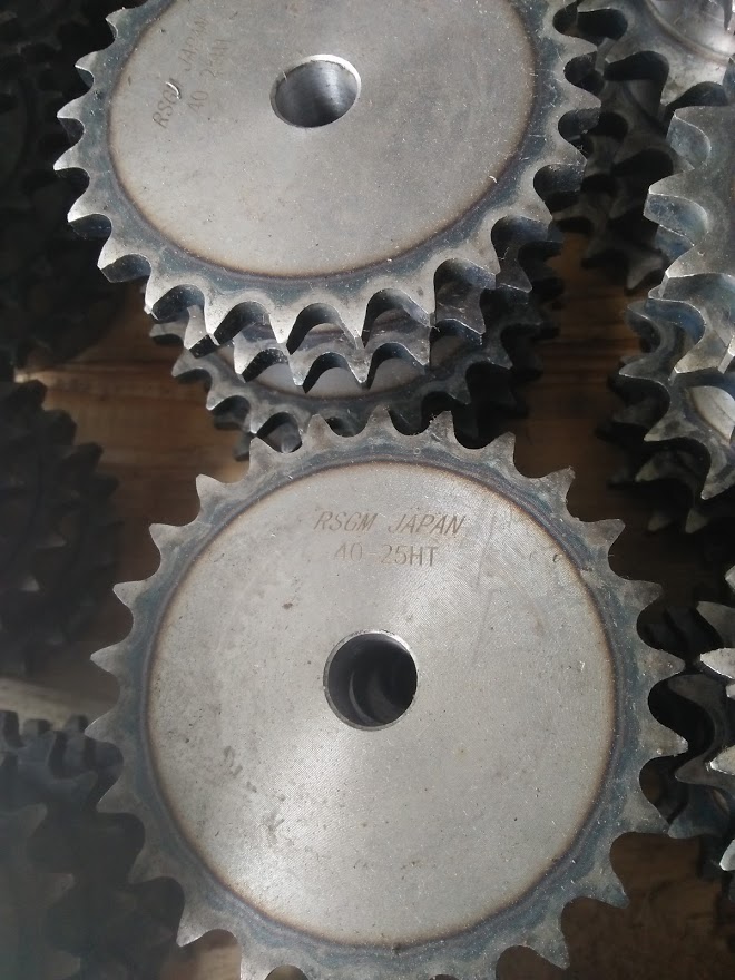 Nhông có gù 40 10 răng- 18 răng