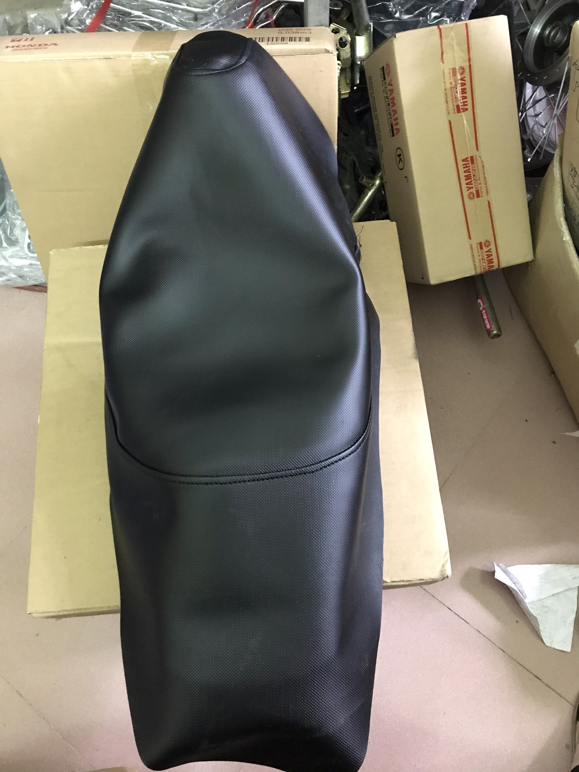 Vỏ yên Air blade  mới