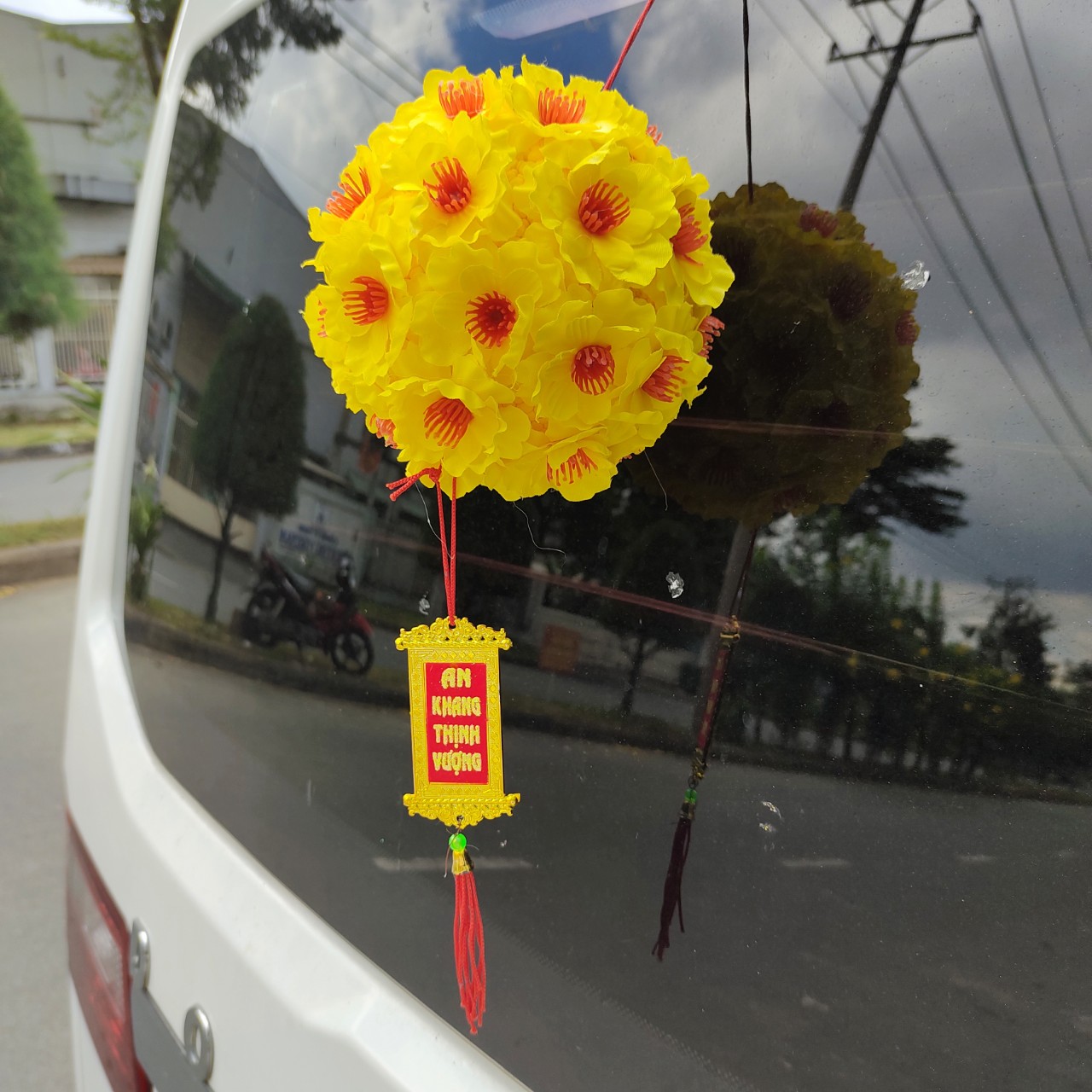 Quả cầu hoa mai trang trí tết (nhiều size) 13CM