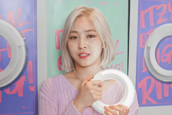 OFFICIAL LIGHT RING ITZY CHK