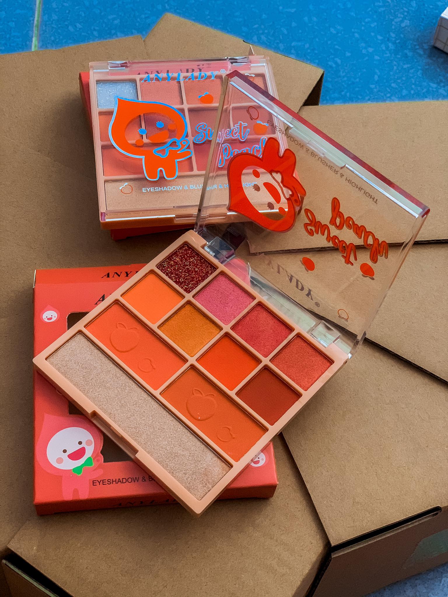 [HCM]Bảng Phấn 11 Ô Phấn Mắt Kèm Phấn Má Và Phấn Nền Sweet Peach ANYLADY