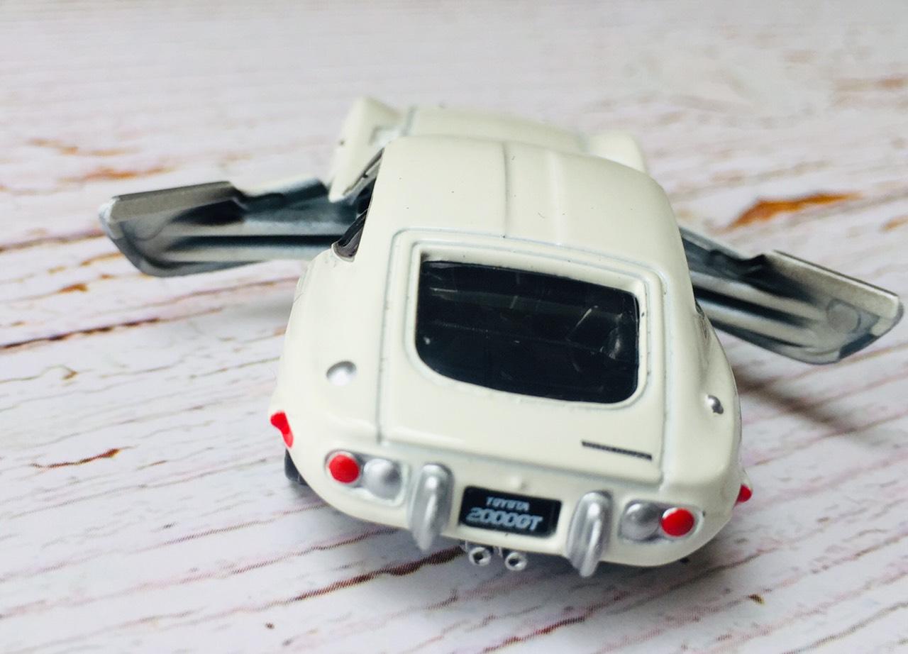 Xe mô hình Tomica Toyota 2000GT