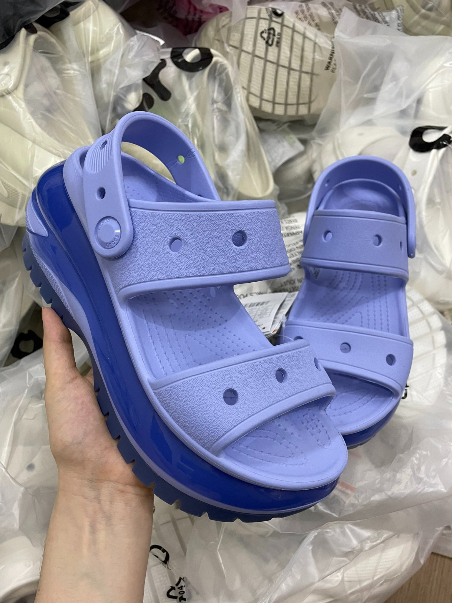Sandal Crussh Bóng Đế Cao (tặng kèm sticker)