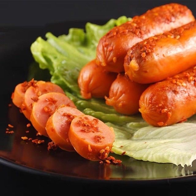 1 CHIẾC XÚC XÍCH NGÔ ĂN LIỀN THƠM NGON