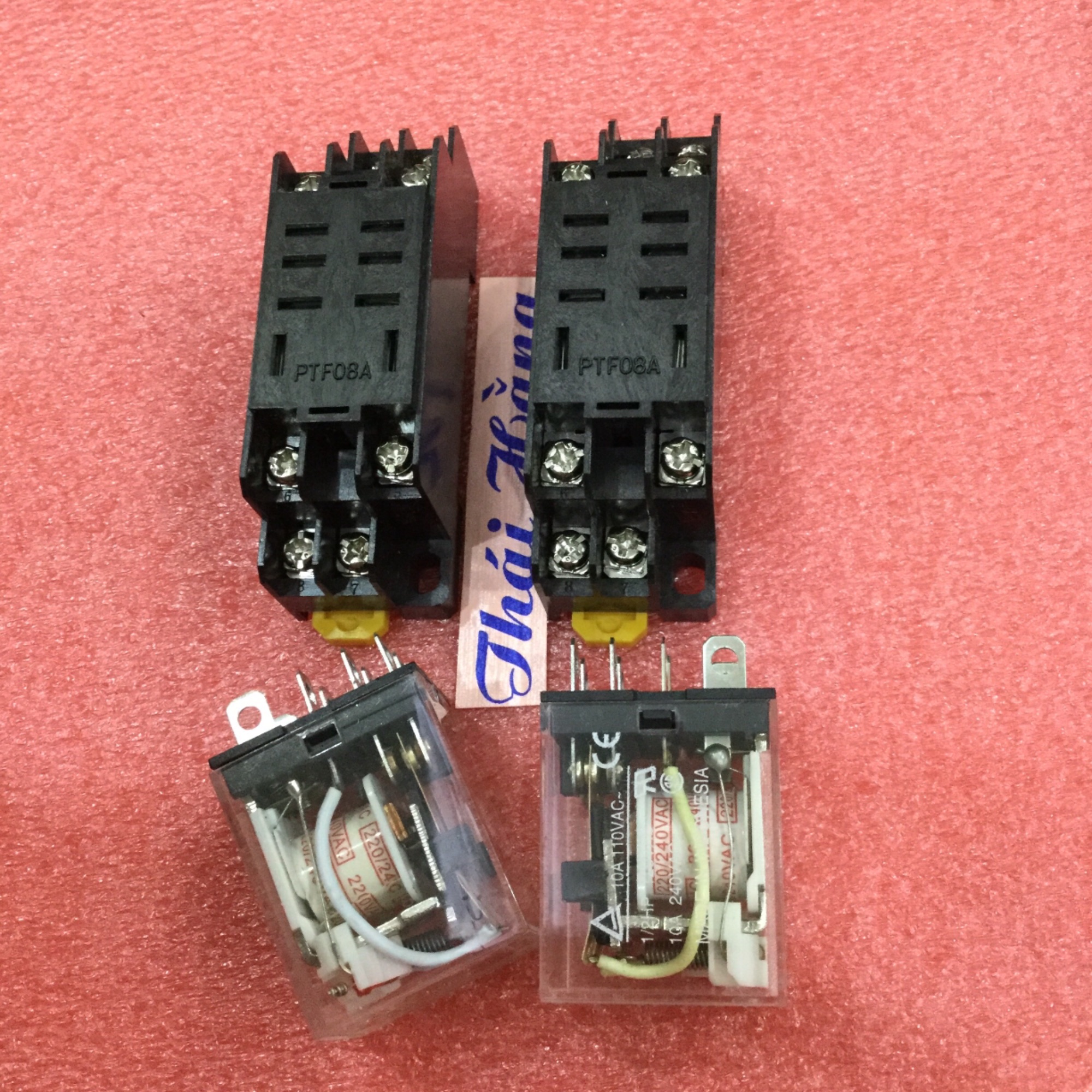 Rơ le trung gian 220 v /8 chân giá cho 2 bộ