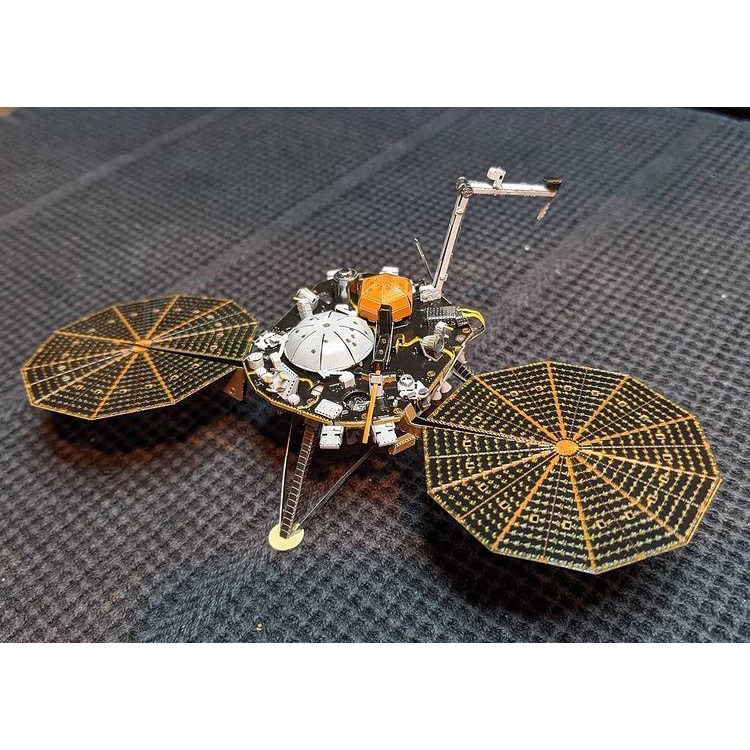 Mô Hình 3D Kim Loại Phi Thuyền Insight Mars Lander (chưa ráp)