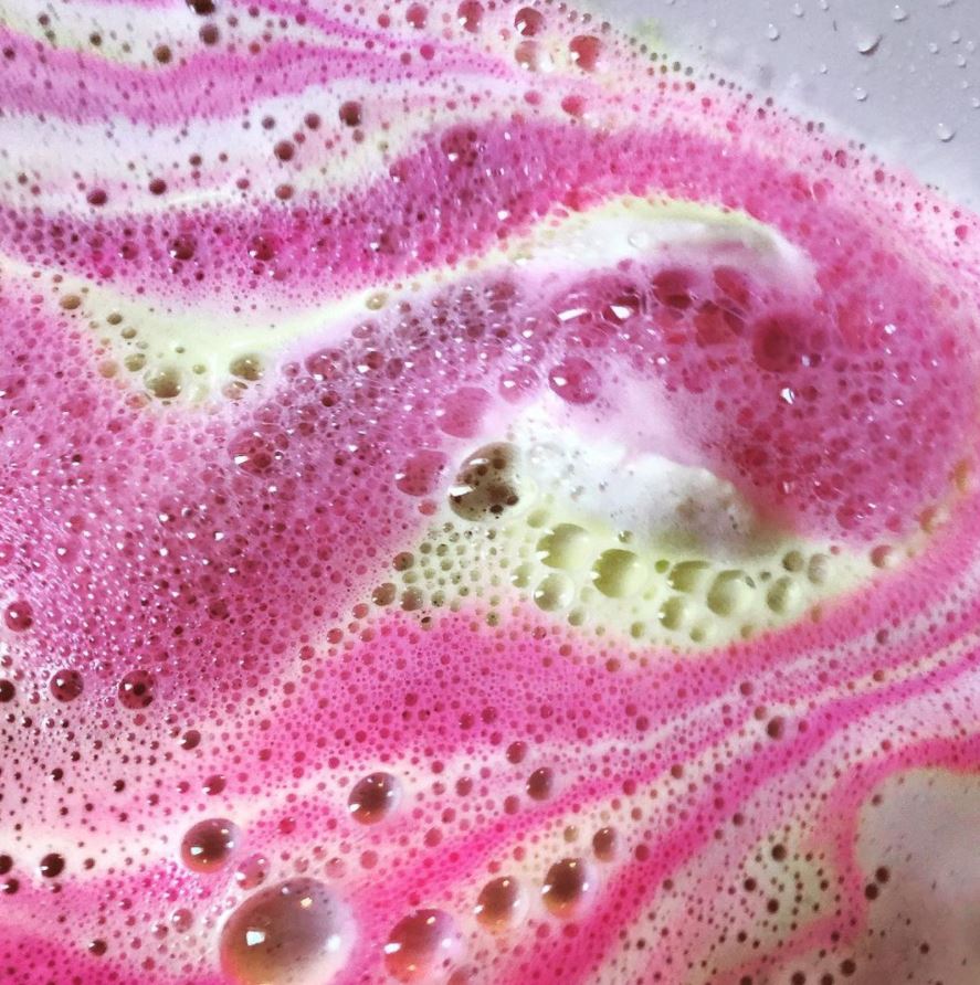 [HCM]Bom sủi bồn tắm Lush - MARSHMALLOW WORLD Bath Bomb