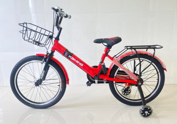 Bánh phụ xe đạp trẻ em, có đèn led phát sáng.