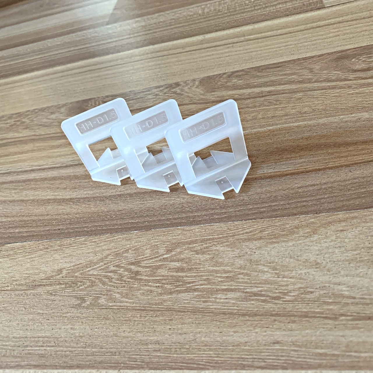[HCM]100 Ke cân bằng ốp lát gạch 1.0 mm