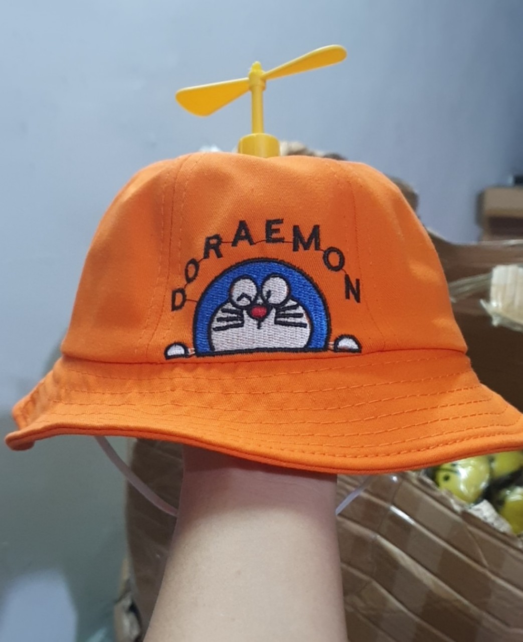 Mũ nón vành Doremon kèm chong chóng cho bé