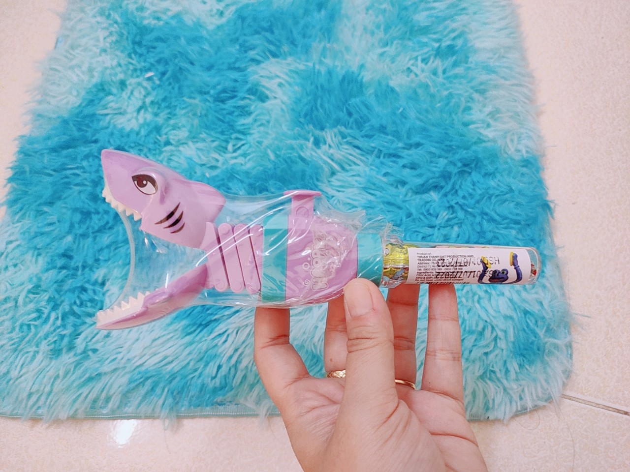 Kẹo đồ chơi Gator Chomp cá mập Shark
