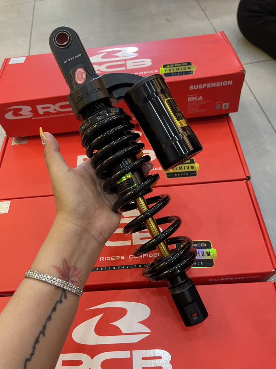 Phuộc sau RCB Click / Vario / Vison đen ty vàng MB2