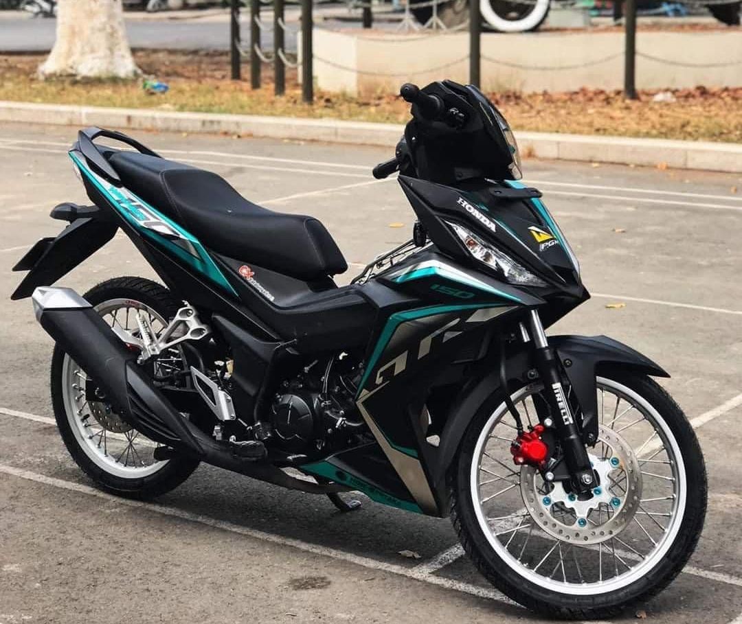 Tem xe winner GTR crom dán xe đen