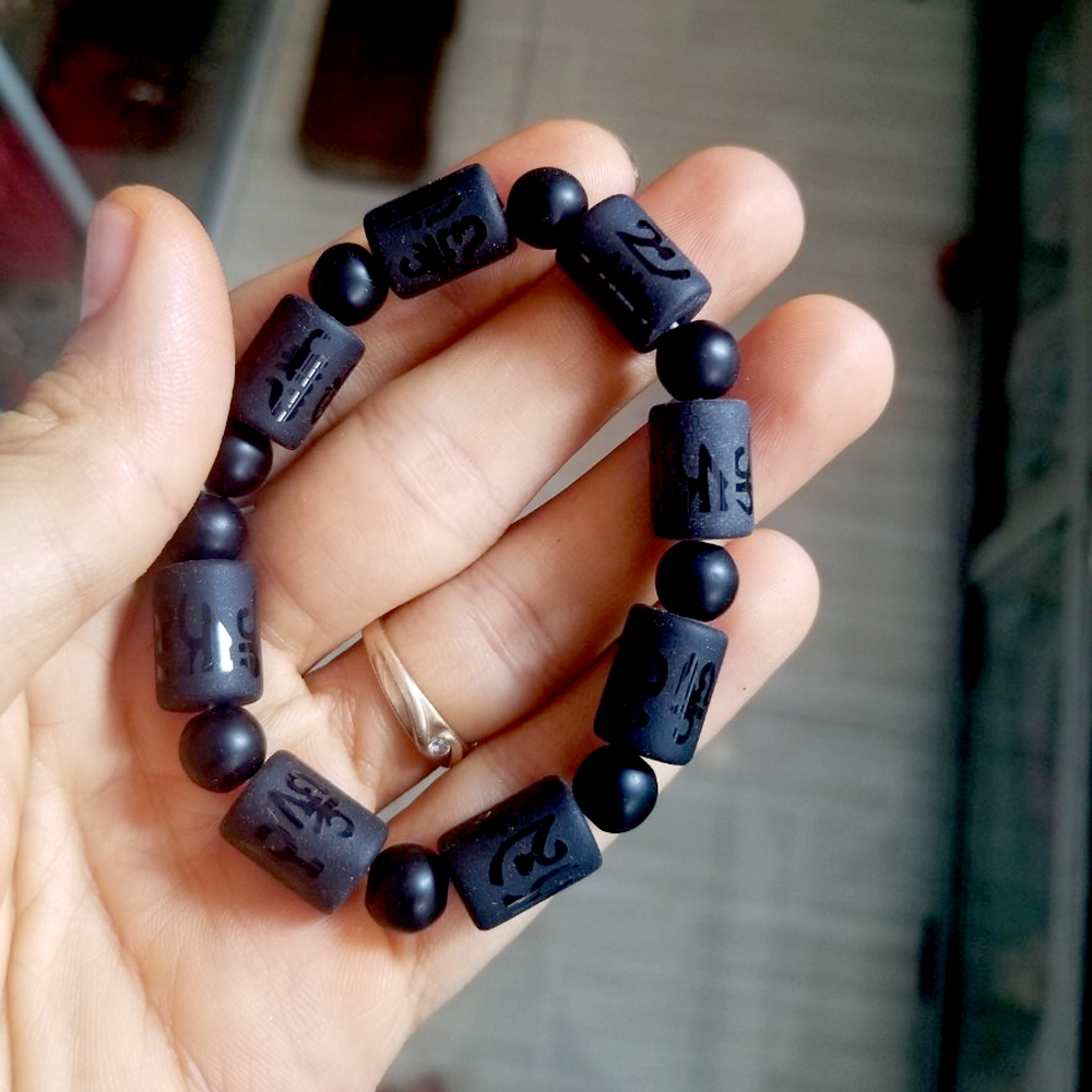 Vòng tay lắc trụ đen mờ khắc chú Omani-Nhiều cỡ ly
