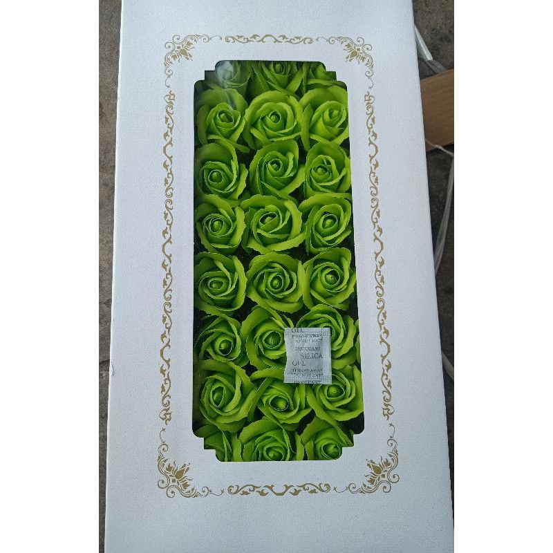 Hộp 50 bông hoa hồng sáp