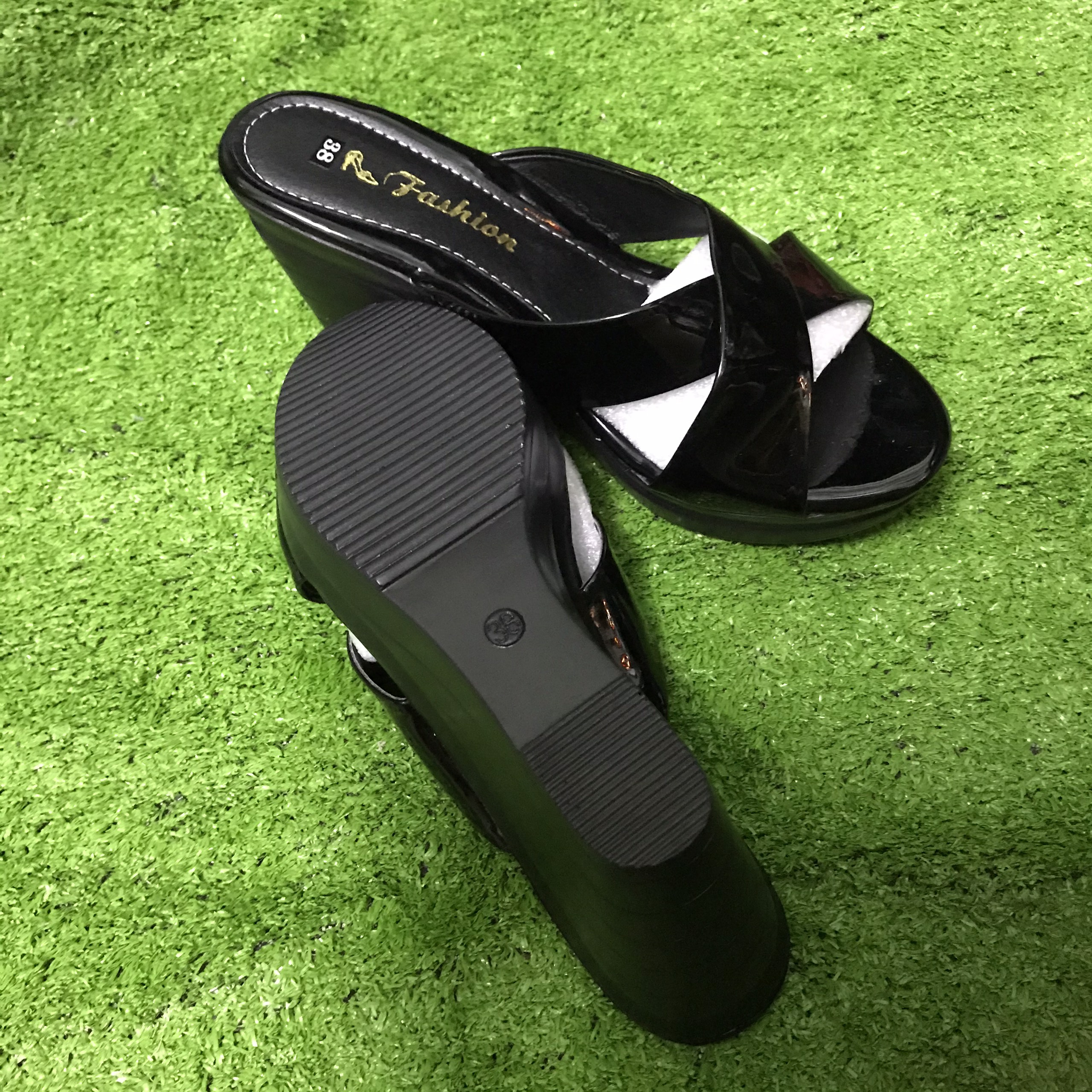 Dép xuồng quai chéo cao 9p