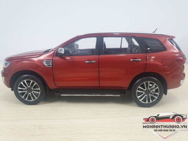 [HCM]Xe mô hình Ford Everest tỉ lệ 1:18
