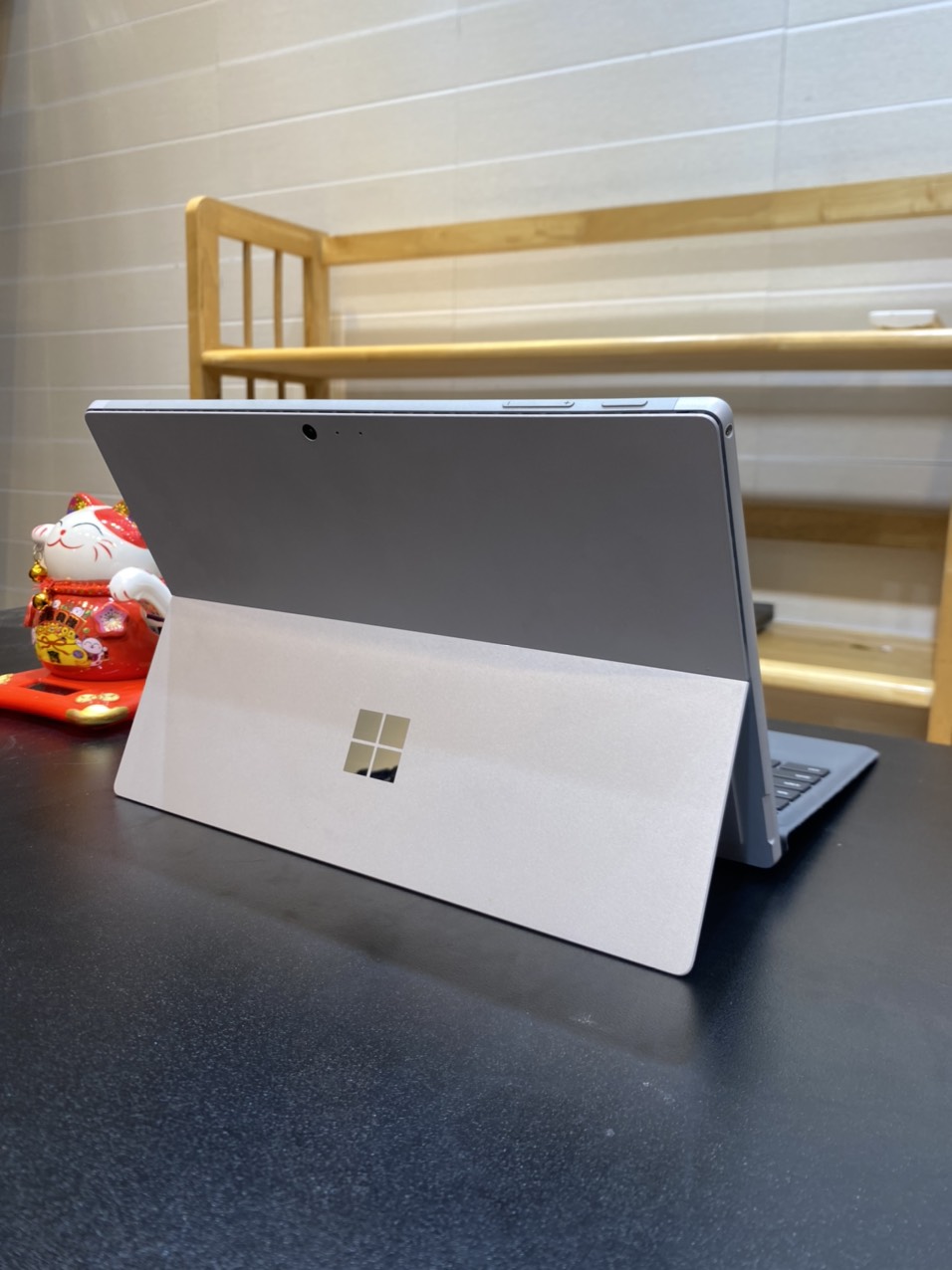 Microsoft Surface Pro 5, intel core i5, Ram 4Gb, SSD 128Gb màn hình 2k touch 12.3" likenew