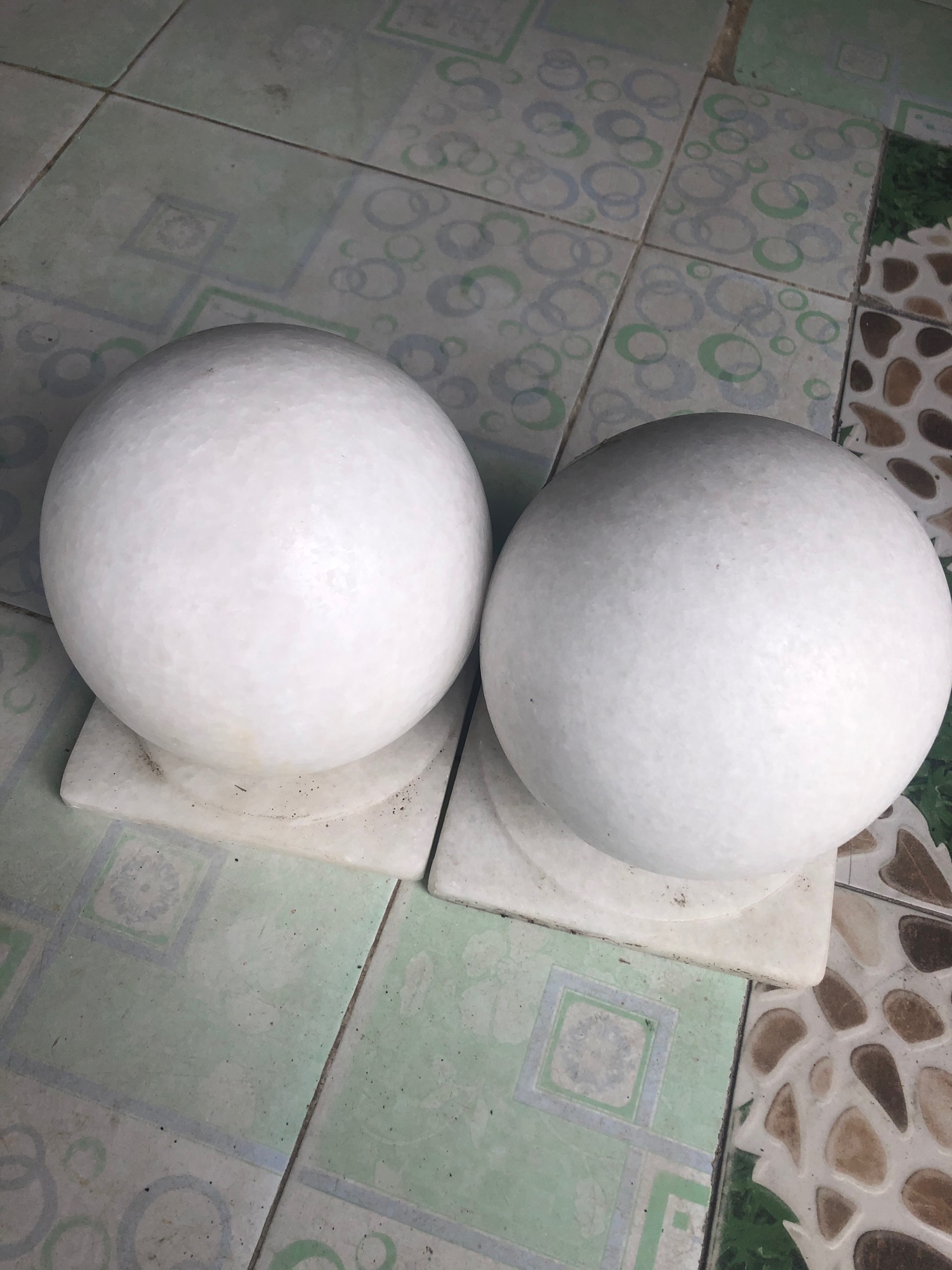 [FreeshipMAX] Quả cầu đá trắng non nước chân trụ cổng 22 cm