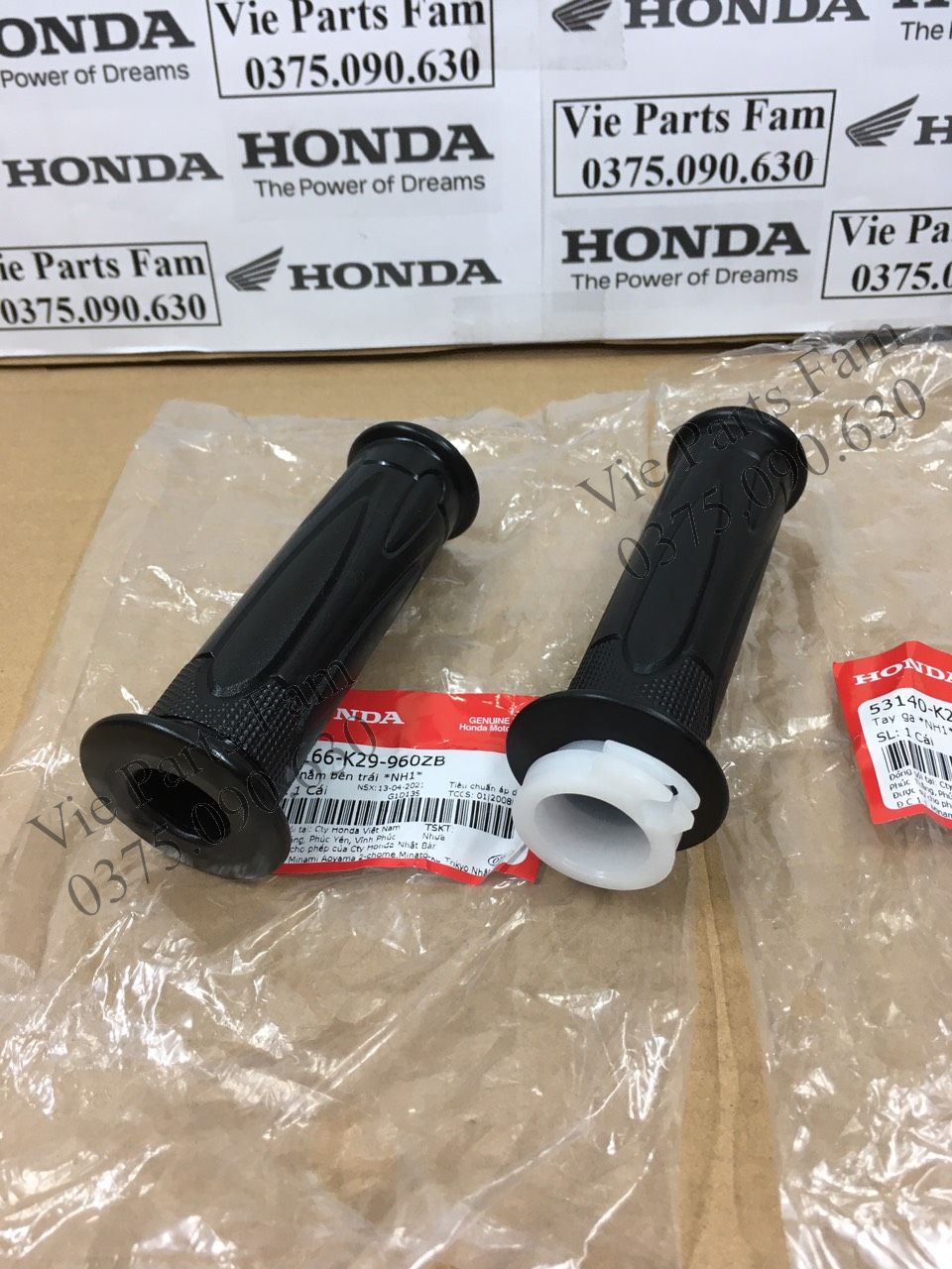 CẶP BAO TAY SH MODE MÀU ĐEN ĐỜI 1 DÂY GA CHÍNH HIỆU HONDA MOTOR VN