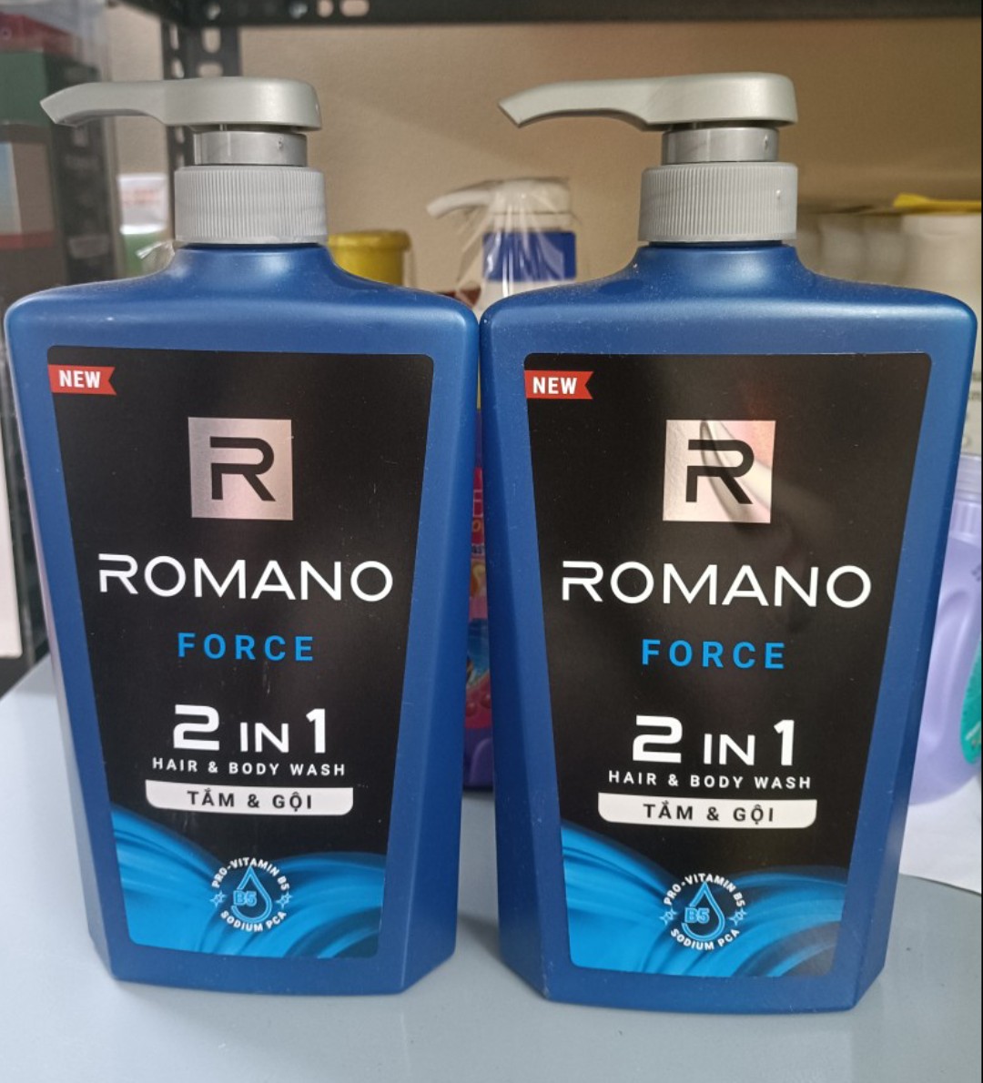 [HCM]Combo 2 chai tắm gội Romano Force 2in1  650g