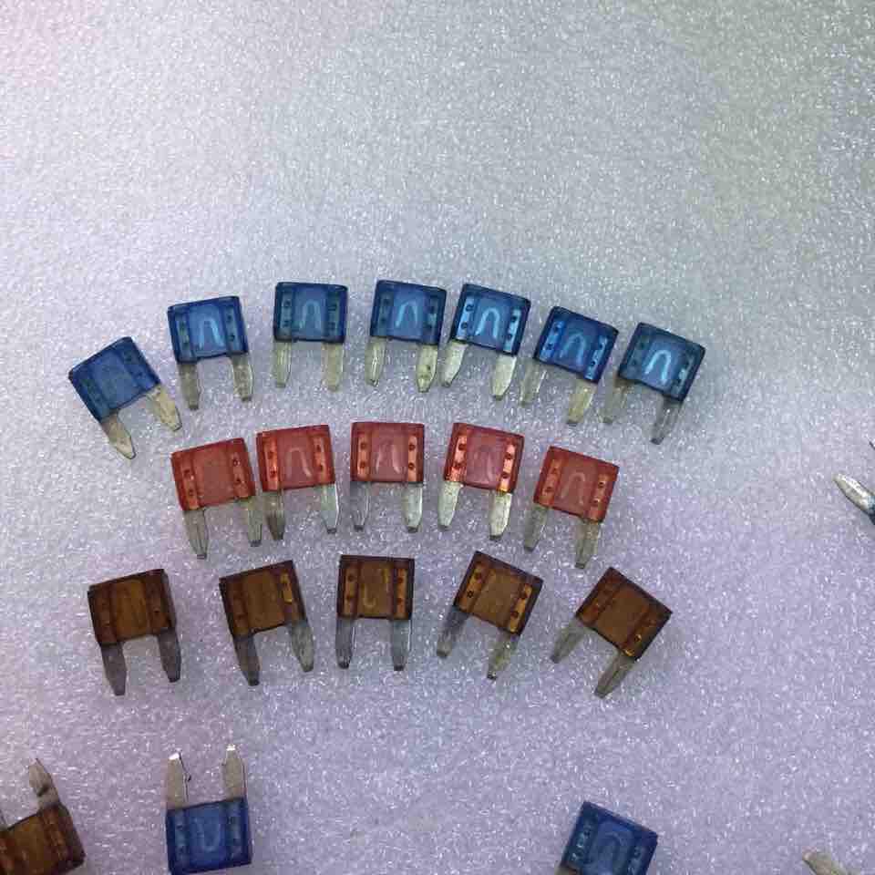 10 chiếc cầu chì nhật 7.5 -10-15 a cho ô tô xe máy