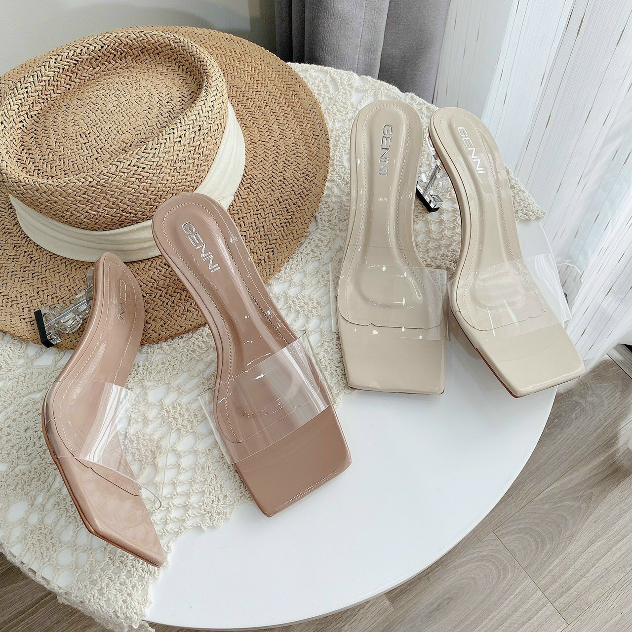 Giày dép cao gót trong quay trong thêu hạt