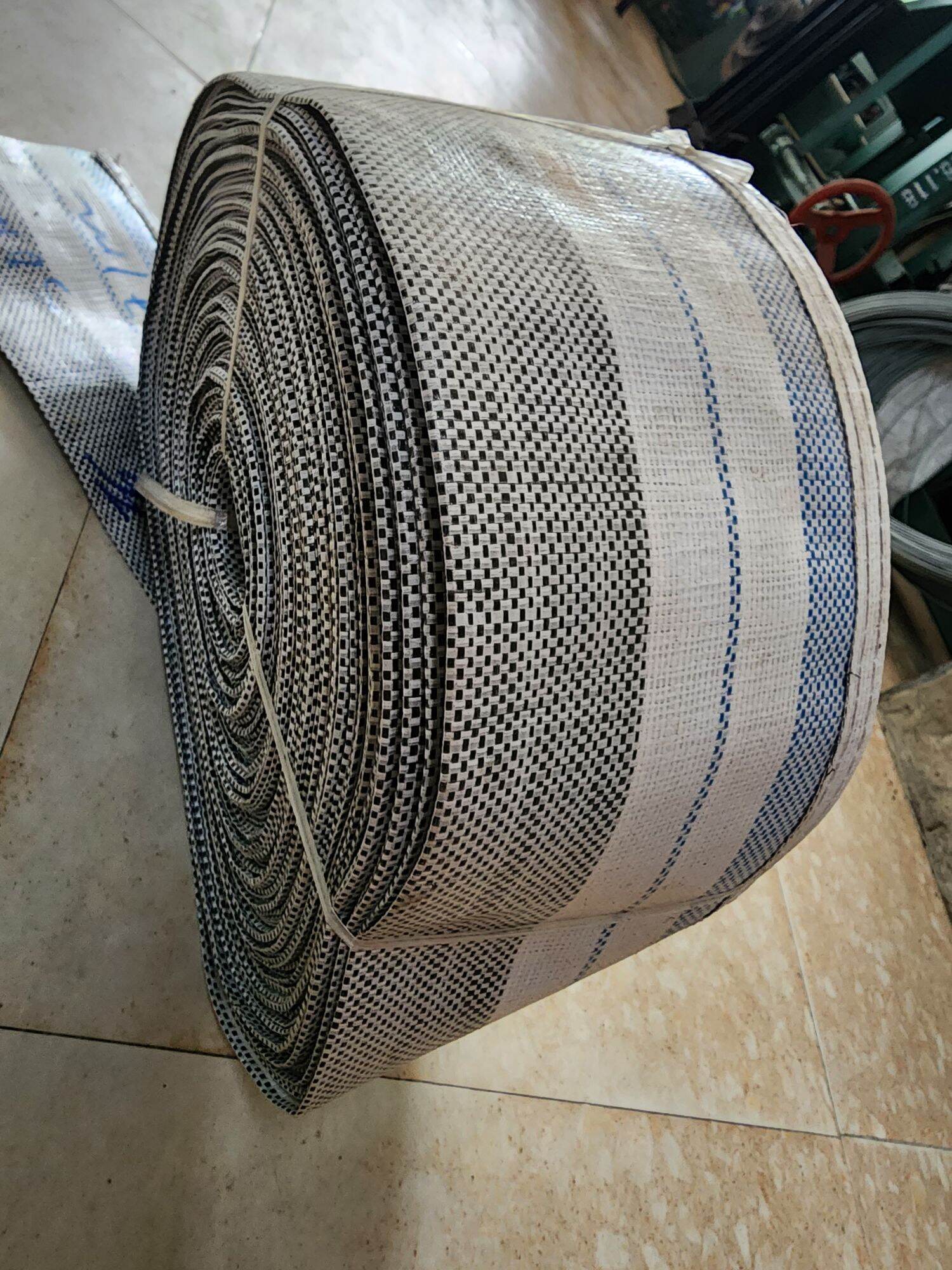 Ống bơm bạt kẻ dầy phi 76 phi 90 phi 110 cuộn dài 50 mét