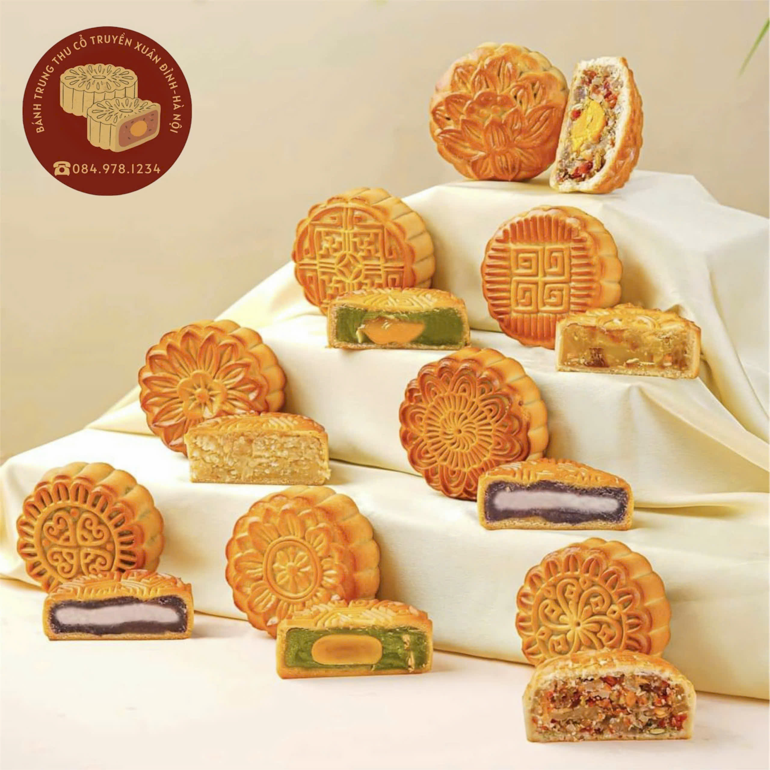Bánh trung thu Thập cẩm trứng muối