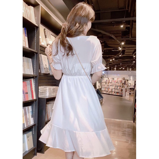 Đầm trắng cổ U tùng bèo