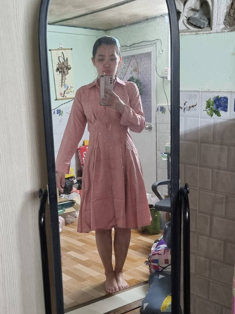 Đầm sơ mi hồng xếp li eo