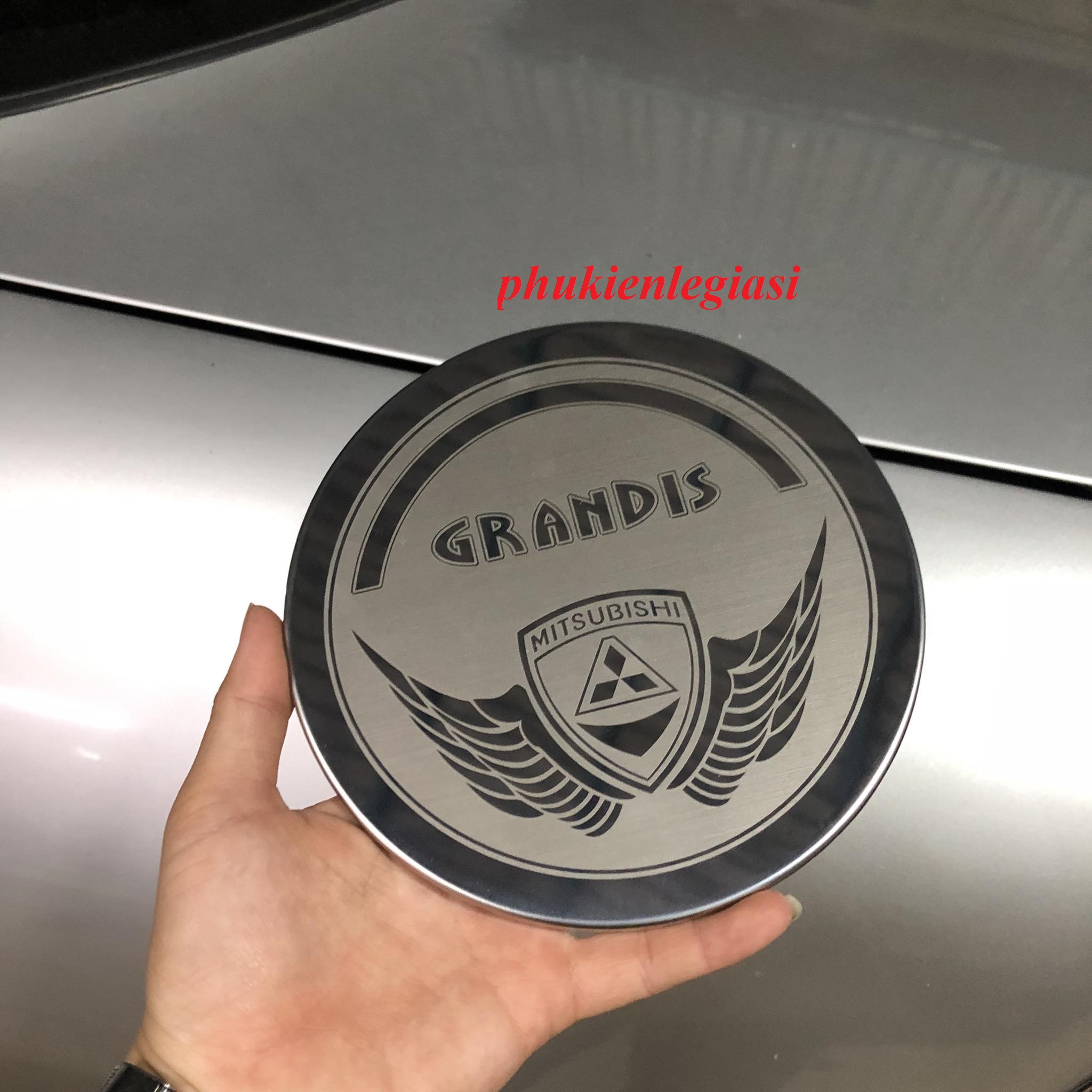 Ốp inox bình xăng Mitsubishi Grandis