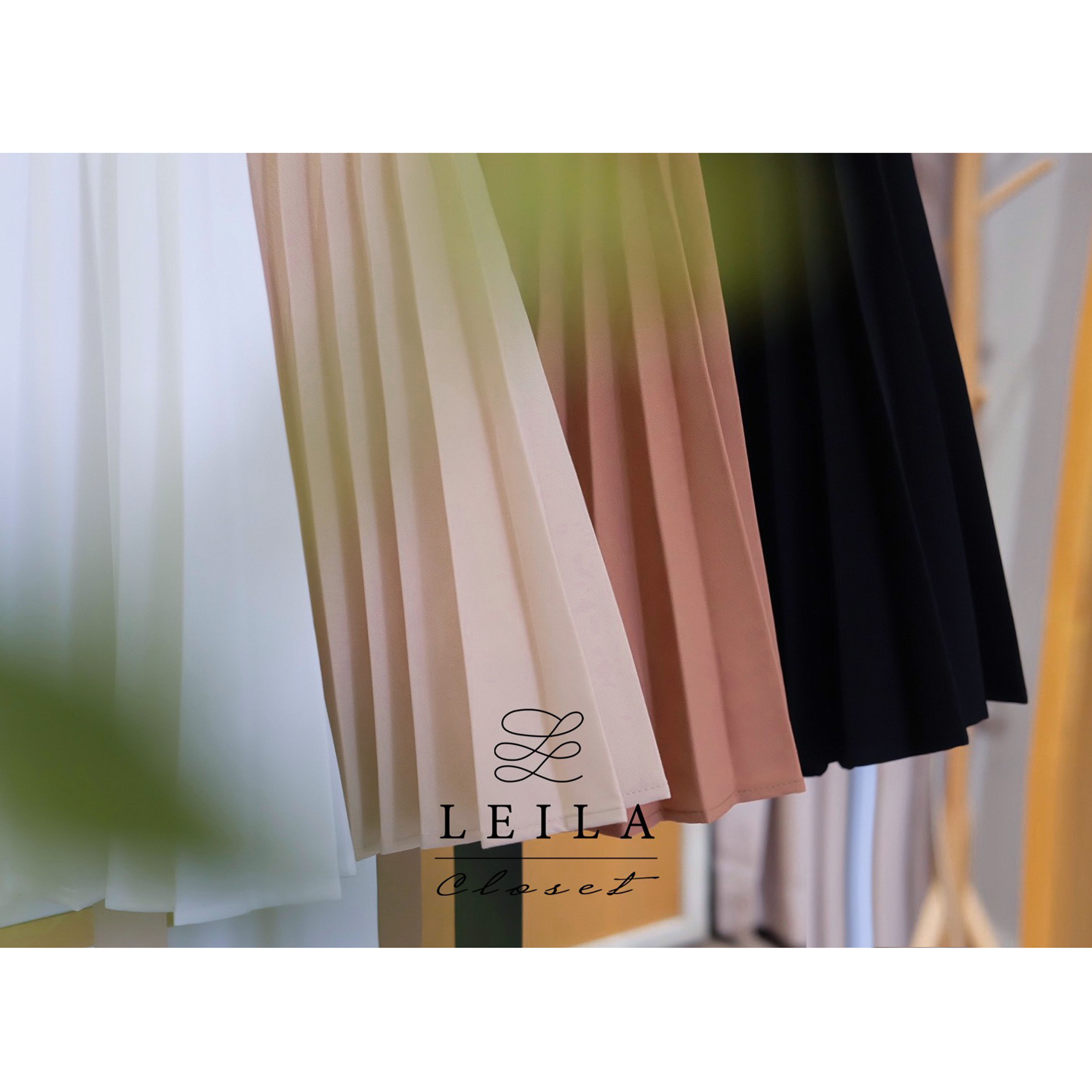 Chân váy dập ly Leila Closet.